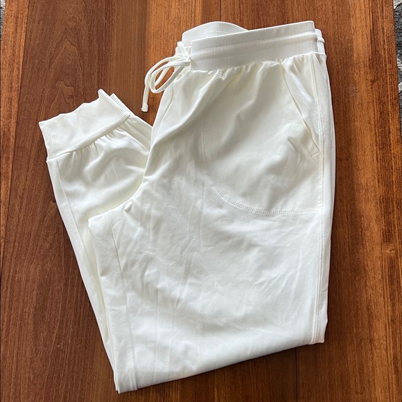 Rachel Zoe Pants - NWT Women’s Rachel Zoe Luxe Cream Jogger Pants XL